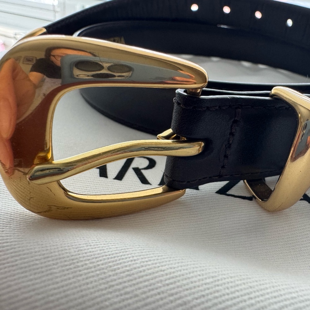 Excellent condition-like new Aritzia authentic leather brass belt- Size S
